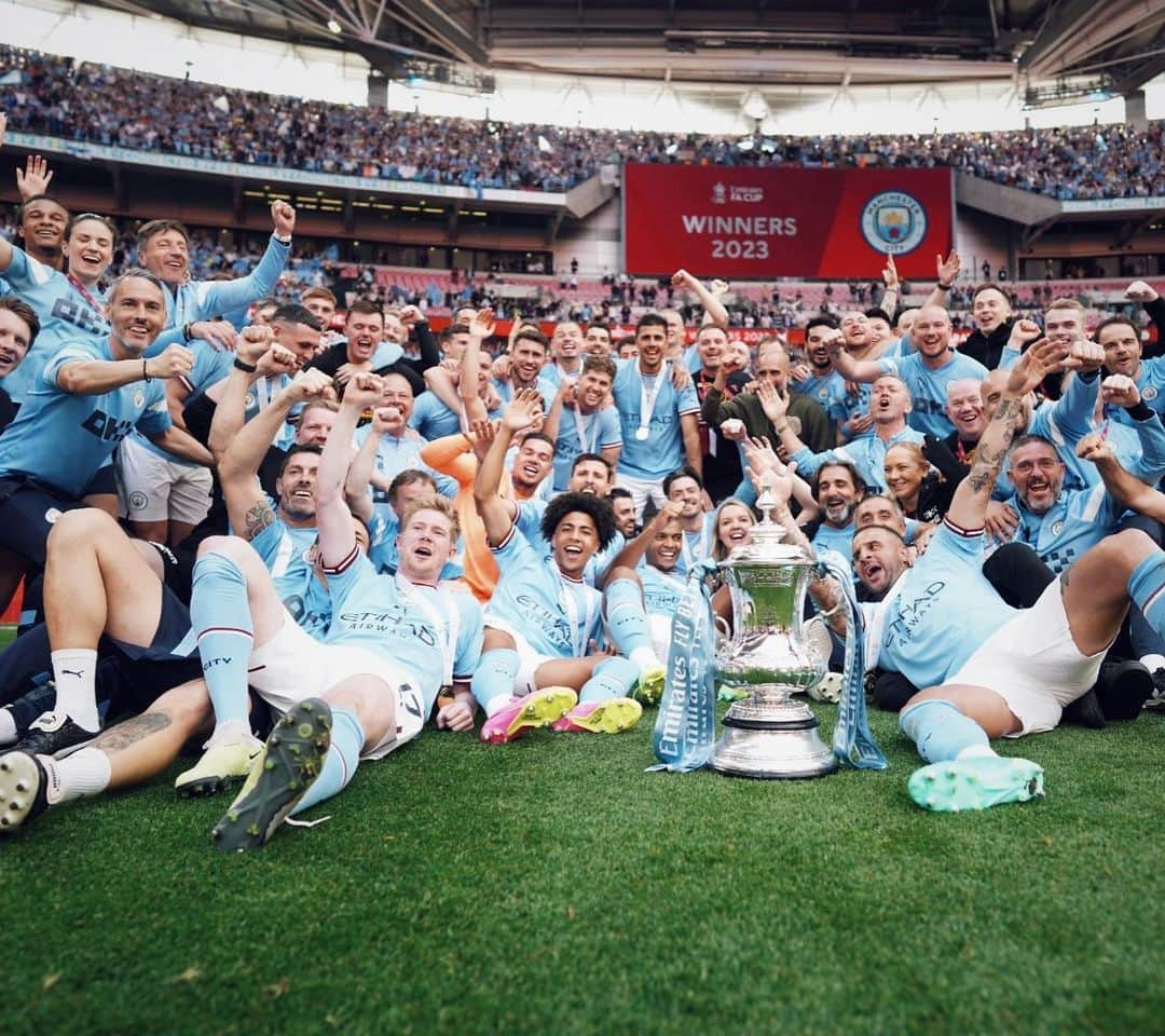 ナタン・アケさんのインスタグラム写真 - (ナタン・アケInstagram)「FA Cup winners! Hungry for more 💪🏽💙 @mancity」6月4日 3時27分 - nathanake