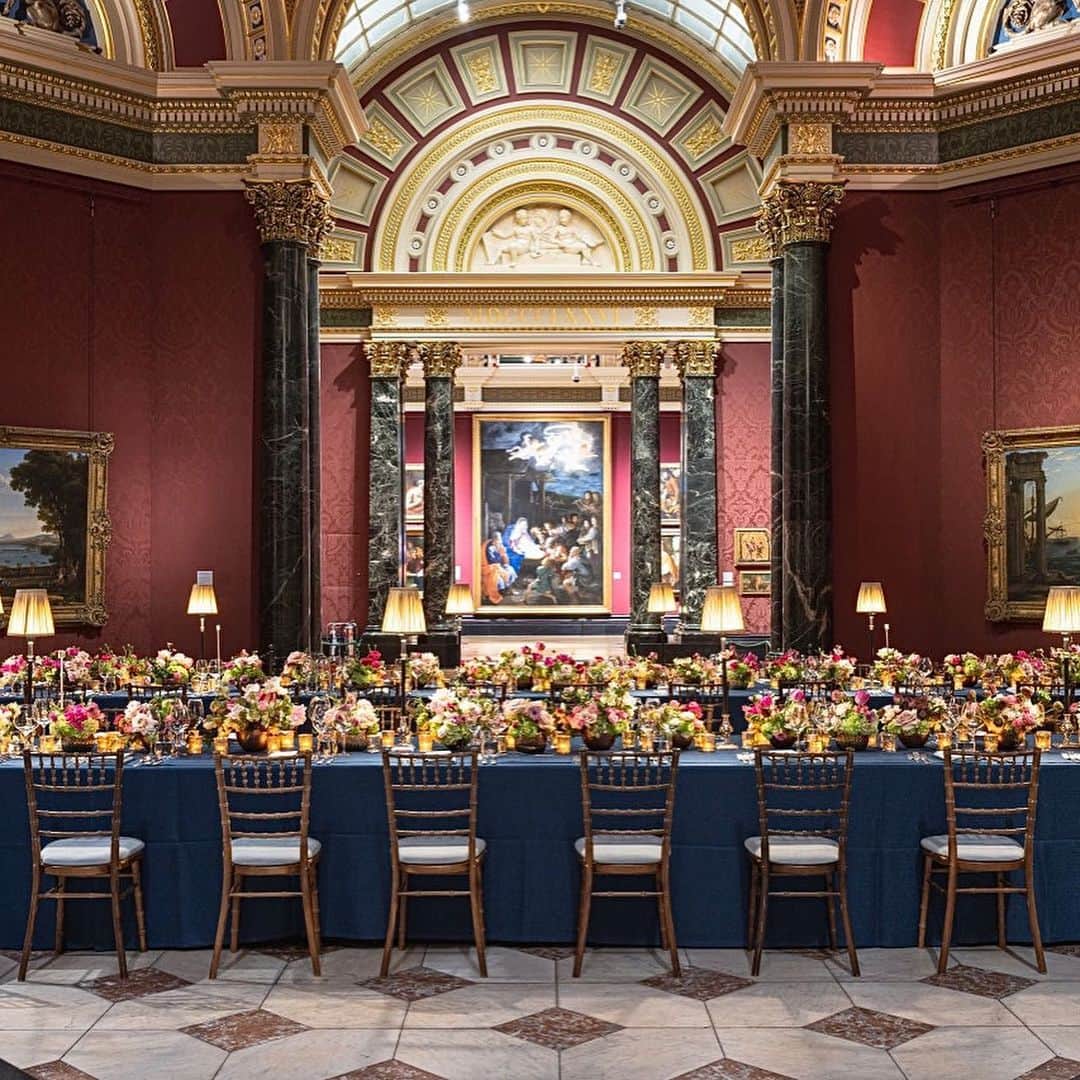 クリスティーズのインスタグラム：「From #Womenshistorymonth to Christie's Lates, we have had an exciting spring season of events.💐Highlights include:⠀ ⠀ ✳️The Directors of Christie's hosted a dinner at the @nationalgallery with a private view of the 'After Impressionism - Inventing Modern Art' exhibition.⠀ ⠀ ✳️In celebration of #womenshistorymonth 2023, Christie's hosted a launch party celebrating the 'Note to Self' Exhibition, curated by @mashondatifrere  ⠀ ✳️Christie's Lates celebrated all things Pride.⠀ ⠀ #christiesevents」