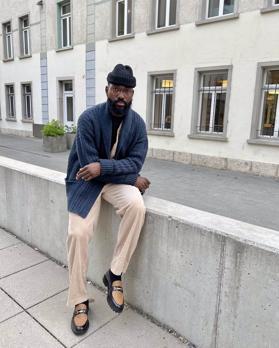 MR PORTERのインスタグラム：「Taking a back-to-basics approach to dressing with @andrepaca_ wearing the new @mrp collection out and about in Paris.   Tap the link in bio to shop the full SS23 collection. #MrPmyway」