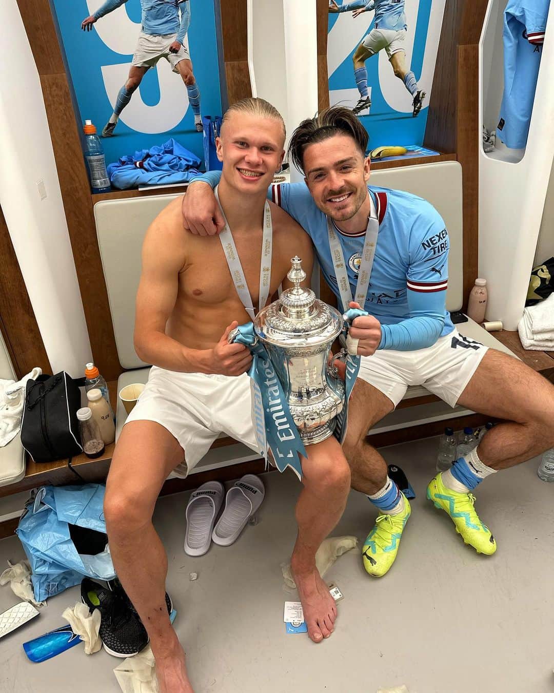 ジャック・グリーリッシュのインスタグラム：「Fa Cup Champions… Dreams man 💙🏆」