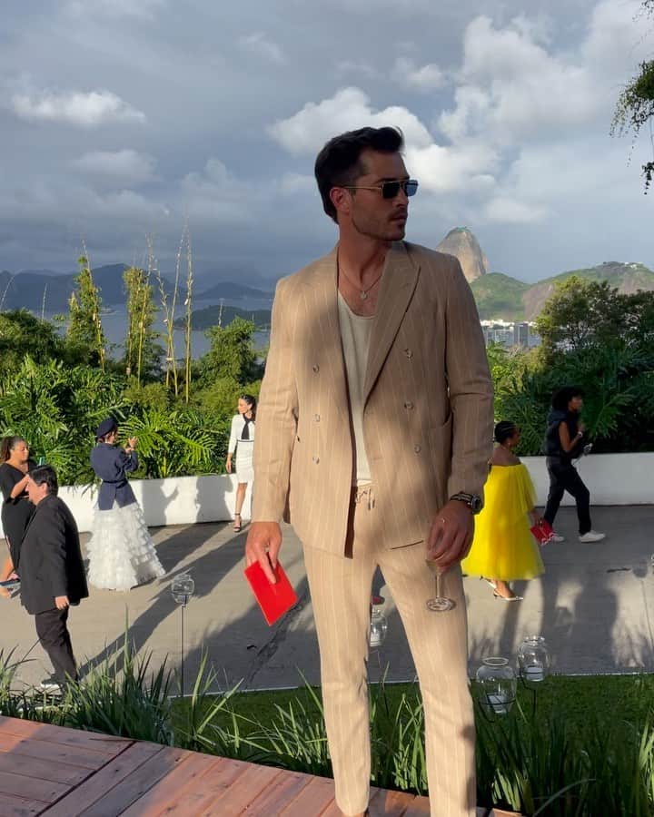 フランシスコ･ラチョースキーのインスタグラム：「O Rio de Janeiro continua lindo, mesmo com chuva!」