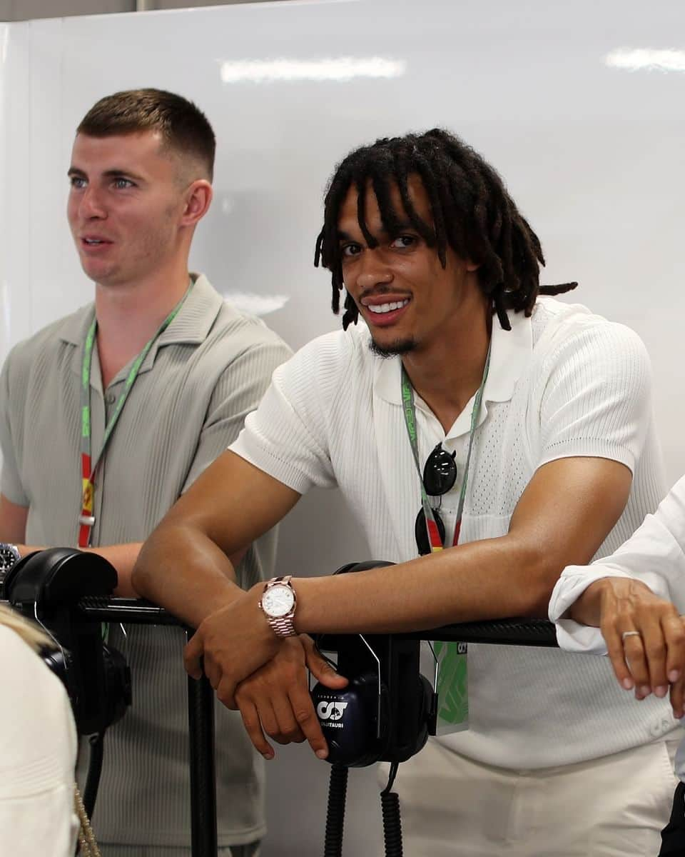 F1さんのインスタグラム写真 - (F1Instagram)「Football stars ❤️ F1  @o.dembele7, @trentarnold66, @masonmount & @benchilwell all enjoyed the action in Barcelona  #F1 #Formula1 #SpanishGP」6月4日 4時19分 - f1