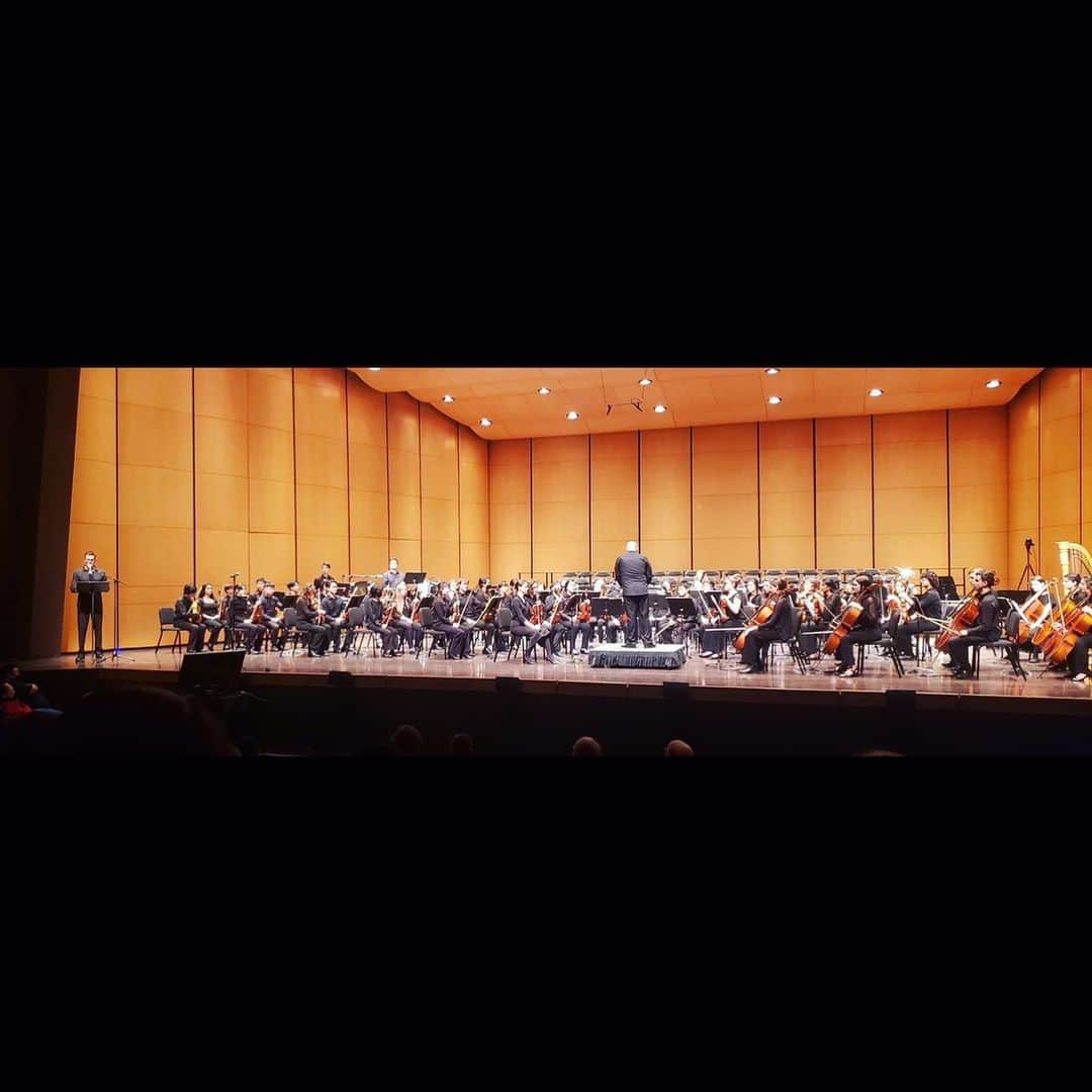 のインスタグラム：「What a wonderful day! Thank you @uw_music for letting me be a small part of this beautiful last-day-of-school concert. It was so fun to walk the old paths, reminisce a bit, make some new friends and hear the beautiful music these students conjure. Congratulations to all the graduating seniors! 🙏🏼 #PurpleReign #GoHuskies」