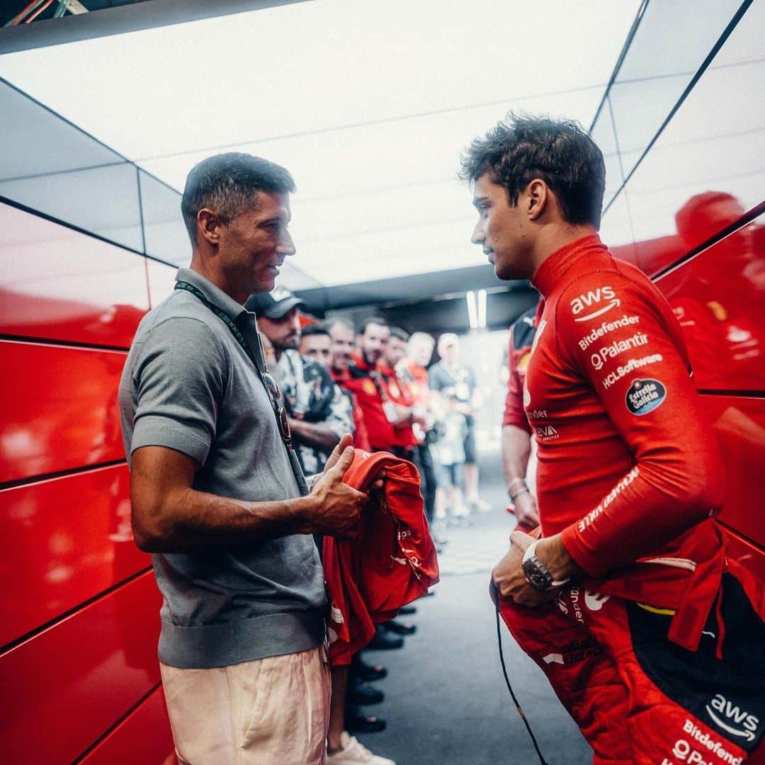 ロベルト・レヴァンドフスキのインスタグラム：「Thank you @scuderiaferrari for this amazing experience and hospitality!  Good luck tomorrow!」