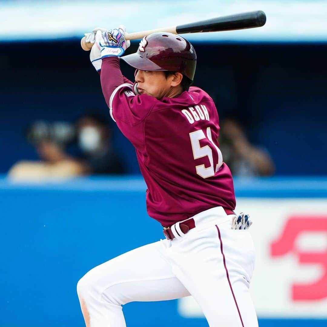 東北楽天ゴールデンイーグルスさんのインスタグラム写真 - (東北楽天ゴールデンイーグルスInstagram)「⚾️  ⚾️S 5-2 E⚾️ 炭谷選手がプロ野球史上203人目の1500試合出場達成㊗️✨ 試合は今日も序盤から主導権を握られ連敗ストップならず。 小深田選手が2安打1打点4出塁の活躍‼️ 小郷選手は2日連続の猛打賞🔥🔥 投げては2番手の津留﨑選手が今季初登板で2回無失点‼️ さらに安樂選手と宋選手が1回無失点👍🏼  #鷲が掴む #rakuteneagles #炭谷銀仁朗 #小深田大翔  #津留﨑大成  #小郷裕哉  #安樂智大  #辰己涼介  #山﨑剛 #宋家豪」6月4日 17時44分 - rakuten_eagles