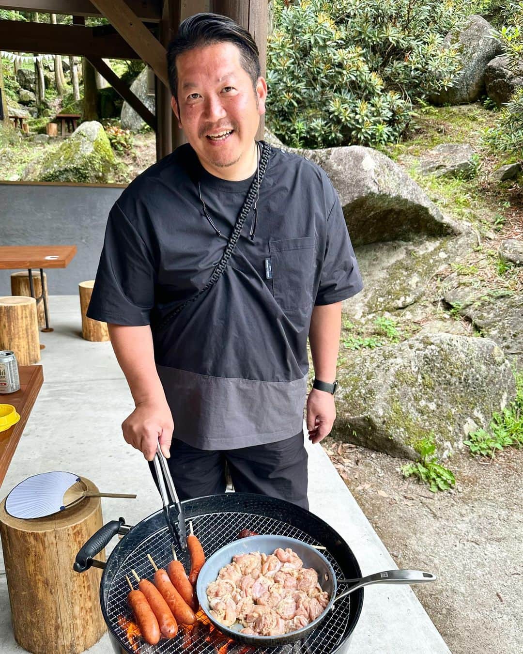池尻和佳子さんのインスタグラム写真 - (池尻和佳子Instagram)「完璧なバーベキュー日和。大ちゃんが捌いてくれたお肉を剛さんが焼いてくれるました。美味しかったぁ。油山、進化しています‼︎」6月4日 16時43分 - wakako_ikejiri_rkb