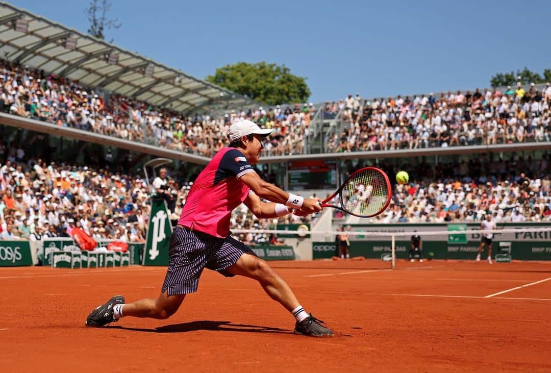 西岡良仁さんのインスタグラム写真 - (西岡良仁Instagram)「Never give up 💪💪💪💪💪 First time into 4th Round @rolandgarros  #rolandgarros #france #paris #tennis #grandslam #ローランギャロス　#フランス　#パリ　#グランドスラム　#テニス　#4回戦へ　#5セットはきつい」6月4日 16時41分 - yoshihito0927