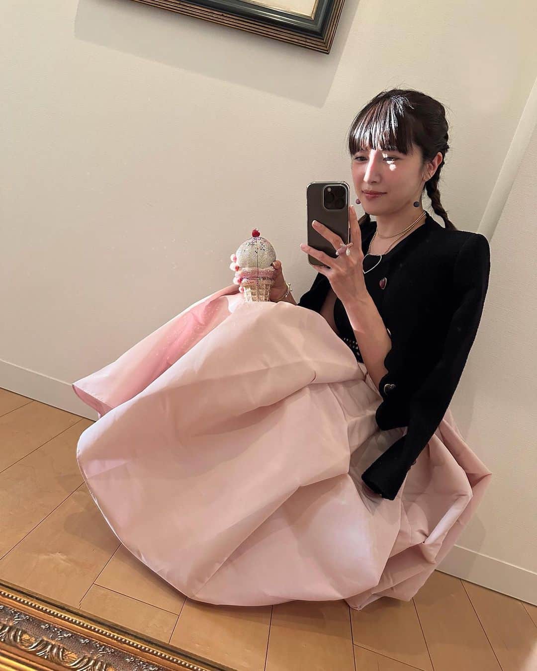 mioのインスタグラム：「🍓 部屋がいちごの香りでいっぱいだった、ある日」