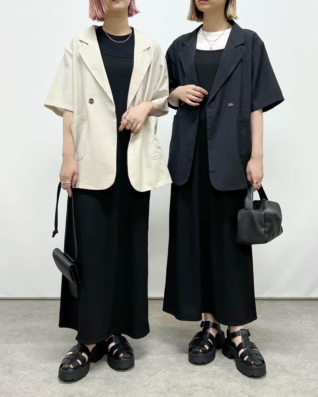 SAYUNAOさんのインスタグラム写真 - (SAYUNAOInstagram)「限定価格になっている GU WOMEN #リブキャミソールワンピース (Lsize) を使った着回し5コーデ  着心地のいいリブ素材◎ 着回しがきくしレイヤードしやすいので 1枚持っていると🙆‍♀️  【3枚目】 UNIQLO  WOMEN #リブクルーネックT (Ssize) WEGO スタンドネックミリタリーベスト(FREEsize)  【4枚目】 しまむら メッセージPtT(Msize) オフホワイト  521-5964、  ブラック 521-5972  【5枚目】 しまむら ソデフレアシャツムジナガ(Lsize) 淡白 527-0994、淡黒 527-0998 UNIQLO WOMEN  #アメリカンスリーブタンクトップ (Ssize)  【6枚目】 UNIQLO  WOMEN リブクルーネックT (Ssize)  【7枚目】 UNIQLO  WOMEN リブクルーネックT (Ssize) アベイル SUダブルシャツJK(Lsize) 淡薄橙 420-0792、中黒 420-0812  左sayu  右nao 身長157㎝で上記アイテム着用しています🦕🦕  @gu_for_all_  @gu_global @uniqlo_jp　@uniqlo_with @shimastyle.jp @grshimamura @flc___official @gravail @wego_official」6月4日 17時10分 - sn__linklink