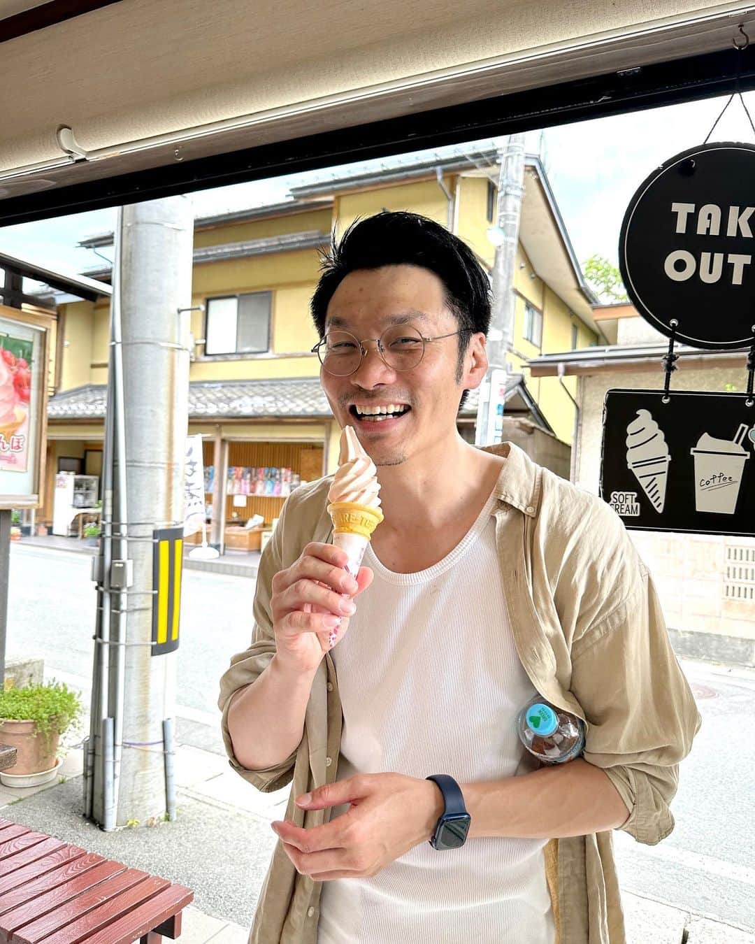 佐藤嘉洋さんのインスタグラム写真 - (佐藤嘉洋Instagram)「マツコさんも絶賛した、さくらんぼソフトクリーム。  1000段の石段を上った風光明媚な山寺の下山後だったので、格別の味。  運動と空腹で食べ物の美味さがより増しますね。」6月4日 17時08分 - yoshihirosato1981
