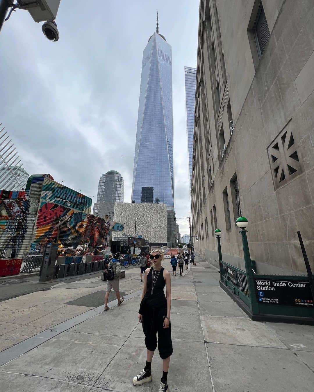 テイラー・モンセンさんのインスタグラム写真 - (テイラー・モンセンInstagram)「When you’re about to leave NYC it’s good to get some site seeing in…#iloveny」6月4日 8時54分 - taylormomsen