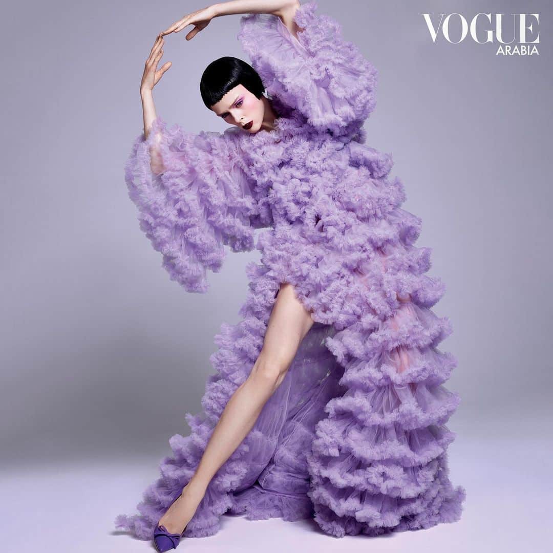 のインスタグラム：「More shots from this months cover shoot for @voguearabia, styled by @nicolaformichetti and shot by @domenvandevelde 💜  Agency: @thelionsmgmt Editor-in-chief: @mrarnaut  Hair: @joerirouffa Makeup: @liselottevansaarloos Fashion director: @aminejreissaty Fashion market editor: @mohammadhazemrezq Special Thanks: @alikavoussi @allisonsam @heyghulman @jasminebager」
