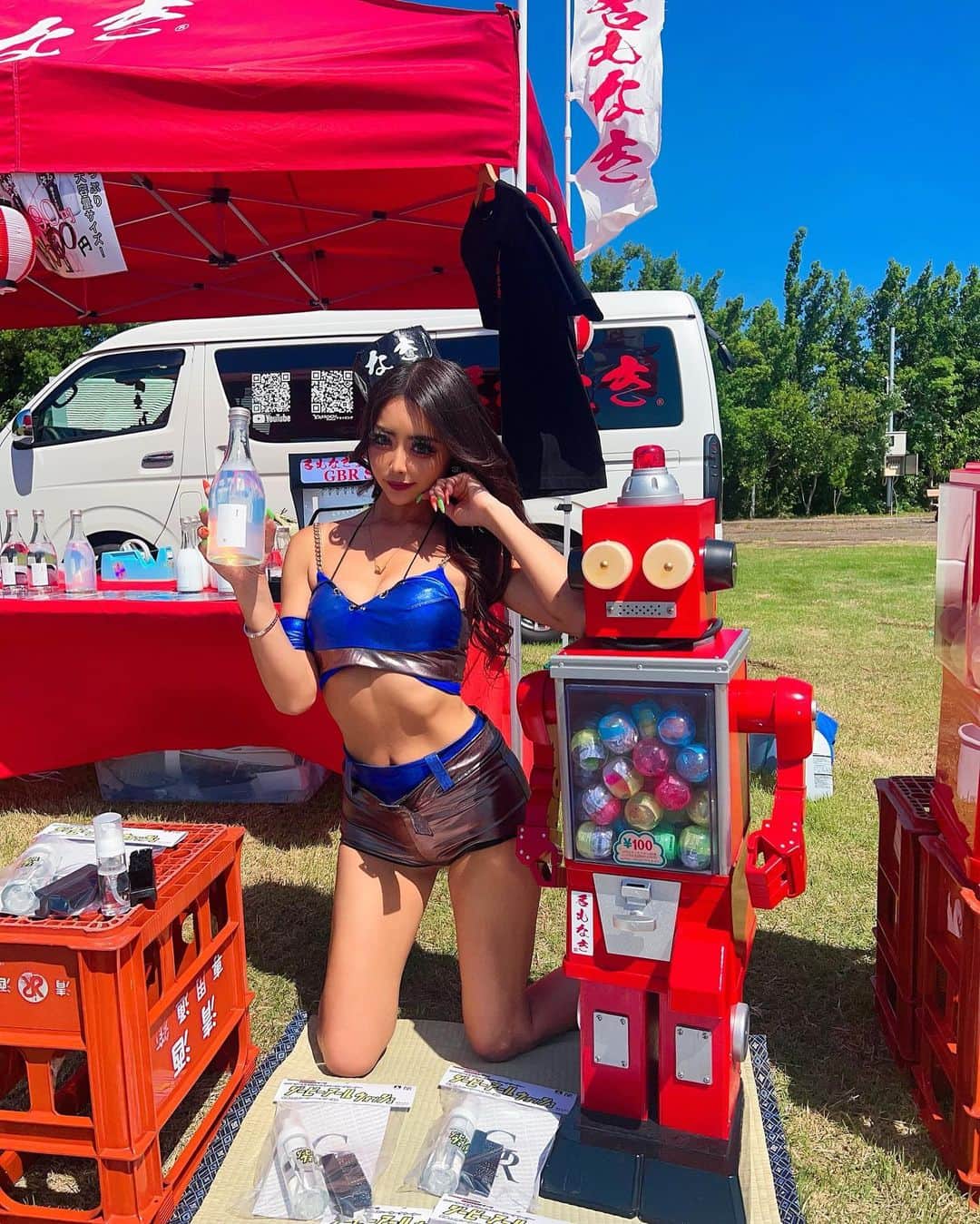 MIUさんのインスタグラム写真 - (MIUInstagram)「本日、富山県伏木万葉ふ頭緑地公園にて 10時から17時までLive Freeという野外イベント開催です♪  入場無料  ホットロッド、クラシックカー、ビンテージバイク、スケートボード、音楽、ファッション、フード、様々なカルチャーを盛り込んだイベントとなっています♪  車好きな方、音楽好きな方、バイクが好きな方、スケートボード好きな方、そして、子どもから大人まで幅広く楽しめるイベントです♪ また、伏木万葉ふ頭の景色よい、海と自然を体感しながら、休日を過ごせます♪ そして、オープンから各DJさんによる音楽♪ また、GR Garage富山新庄様のブースでは、カートに乗れちゃいます✨ぜひ🚗  名もなきブースでは、 撥水シャンプー、ただのシャンプー（弱アルカリ性）、水垢取り剤、コーティング剤、窓ガラス撥水剤、鉄粉除去剤、スニーカークリーナー、名もなきオリジナルTシャツなど販売しています♪お待ちしてます♪  #富山　#カーシャンプー　#カーケミカル　#スニーカーヘッズ #スニーカー #車」6月4日 10時04分 - miu_sakurai_official