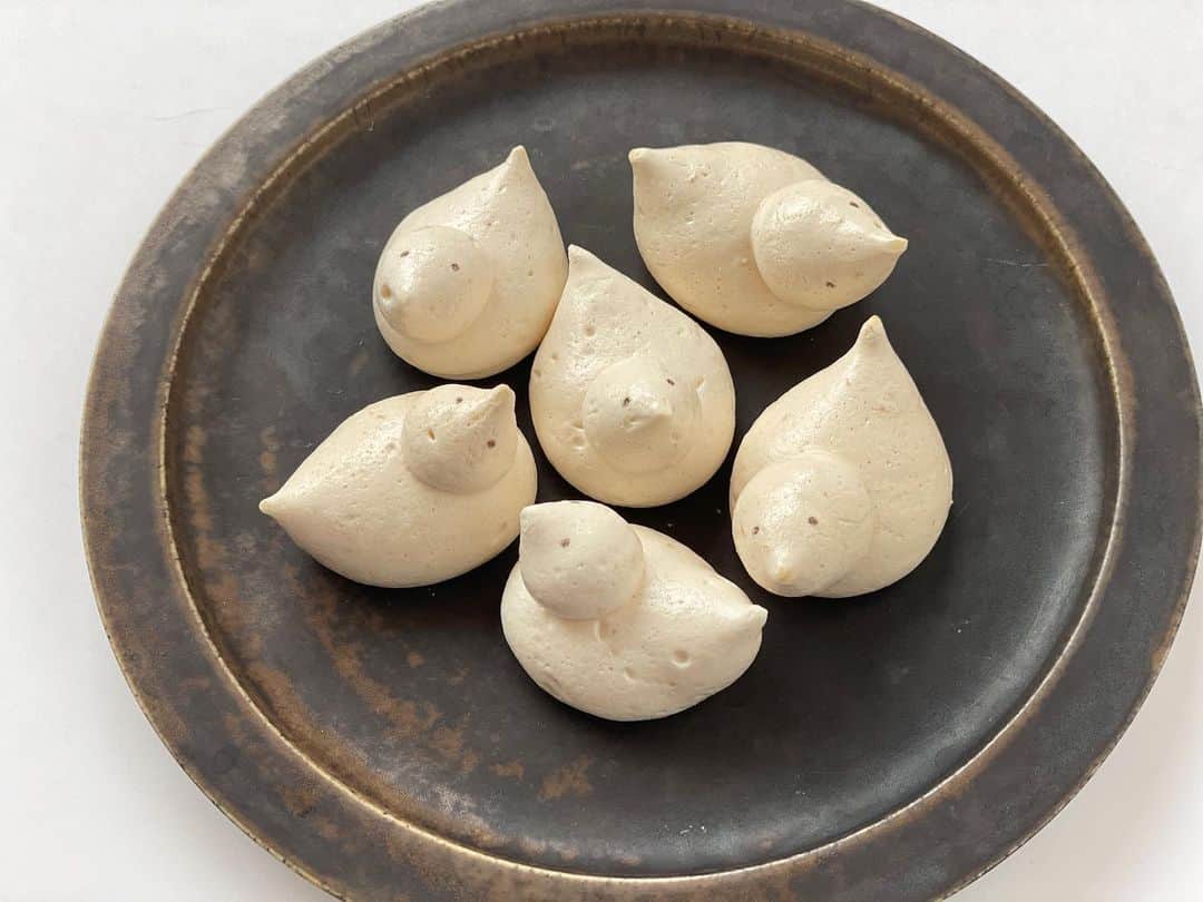 甲斐みのりのインスタグラム：「・ とりのメレンゲ。  #たべるたのしみ」