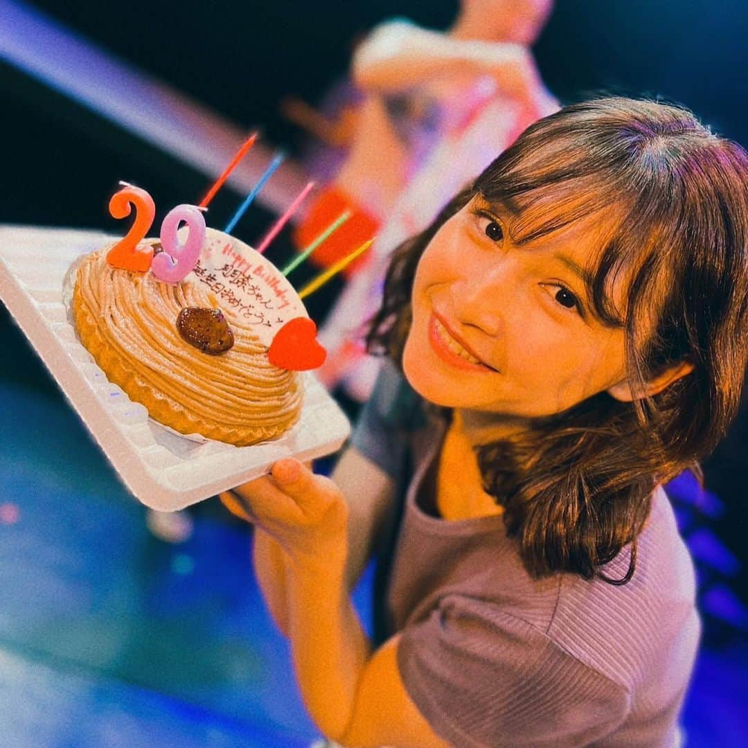 森岡朋奈さんのインスタグラム写真 - (森岡朋奈Instagram)「昨日はたくさん祝ってもらいました。ありがとう。  祝福の言葉、プレゼント、ケーキ、 私と関わってくれている全ての人に、感謝です。 感謝してもしきれないくらいの愛をいただきました。 あたたかい。 陽子、あなたにこの愛を分けてあげたいよ。  母さん、私を生んでくれてありがとう。 あなたが生んでくれたから、 ここに命がある。私がいる。 母さん、私は生きるよ。 あなたにもらったこの命が消える日まで、 私は、どんなことがあっても生き抜くよ。  ご視聴、ご観劇くださったみなさま、ありがとうございました！  公演は6日までです！」6月4日 10時48分 - morioka_tomona