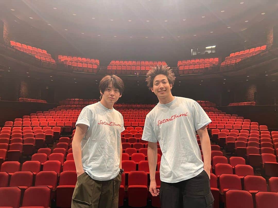 有澤樟太郎のインスタグラム：「舞台セトウツミ東京千秋楽です。 プレイハウスでできて幸せでした。 #セトウツミ」