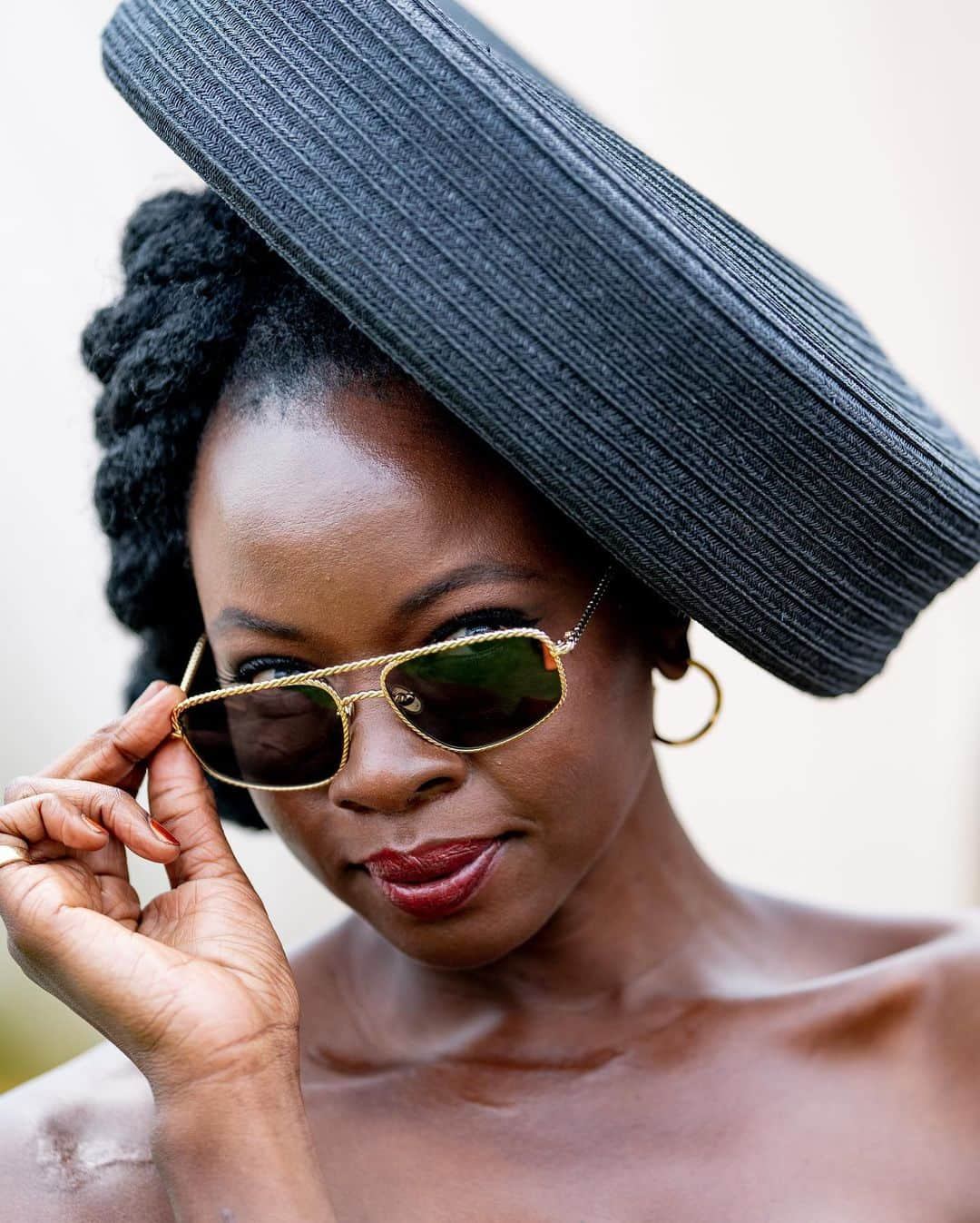 Just Jaredさんのインスタグラム写真 - (Just JaredInstagram)「Emma Stone (wearing Louis Vuitton and Melinda Maria) and Danai Gurira (wearing Off-White FW23 RTW) made fashion-forward statements with attention-grabbing accessories at the 2023 Veuve Clicquot Polo Classic. We've got so many more pics at Justjared.com!」6月4日 11時49分 - justjared