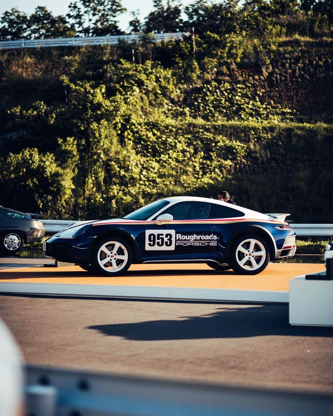 Porsche Japanさんのインスタグラム写真 - (Porsche JapanInstagram)「911 Dakar ポルシェフェスティバルで日本初登場。 #ポルシェ #dreamincolor #75yearsporsche #ポルシェフェスティバル」6月4日 12時00分 - porsche_japan