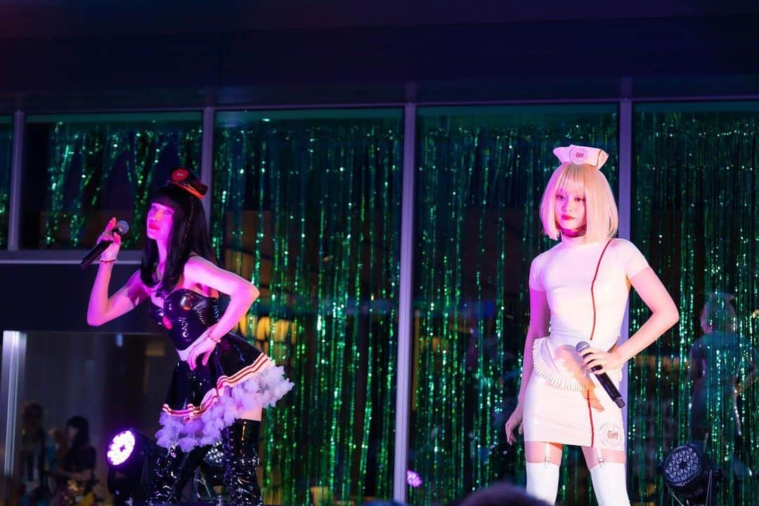 FEMMのインスタグラム：「About Last Night🌙✨  Thank you for having us @fancyhimtokyo 🍸✨ We had so much fun performing for a great crowd🩷 Awesome to see u guys, Tokyo agents🕶️✨  昨日はFancy Himでとっても素敵な時間を過ごせました🫶 東京のエージェントのみんなに会えて嬉しかったよ🕶️✨ いつもありがとう💗 R/L  🙏 @fancy_tap   #fancyhim #FEMM #lastFEMMIsation #latex」