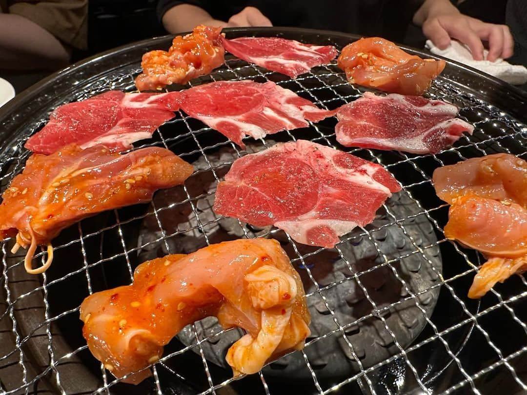 小石田純一さんのインスタグラム写真 - (小石田純一Instagram)「事務所ライブ終わりに焼肉食べました。ボーノ！差し入れでドーナッツもらいました。スイートレンディ！ありがとうございました。次回の事務所ライブは7月1日土曜日新宿ブリーカーで開催です。よろしくお願いします。  #NEWSTA #お笑いライブ #ニュースタッフプロダクション #焼肉 #打ち上げ #ドーナッツ  #差し入れ  #メカイノウエ さん #お笑い芸人 #小石田純一 #ものまね芸人」6月4日 12時11分 - koishida.trendy