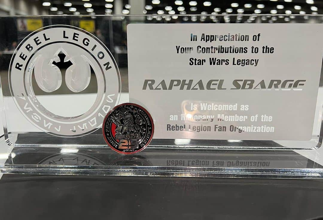 ラファエル・スバージさんのインスタグラム写真 - (ラファエル・スバージInstagram)「Today was a BIG day.  These amazing men and women surrounded me and inducted me as an Honorary Member of the mighty #501stlegion & #rebellegion   The #starwars community is extraordinary and I am beaming with pride to be among such a passionate group of people. Honored to stand with you and fight another day!   #carth #scortch #kotor #republiccommando#knightsoftheoldrepublic #causeplay  @official501st and @rlcentralbase @desmoinescon @starwars #roguesquadron #forcecommander #honorarymember THE FORCE BE WITH YOU!」6月4日 12時14分 - raphaelsbarge