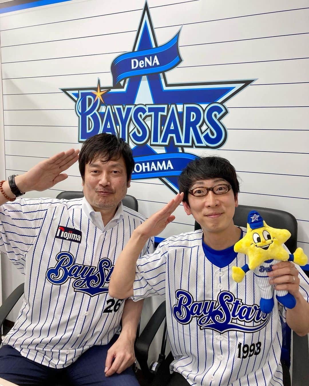 吉川正洋さんのインスタグラム写真 - (吉川正洋Instagram)「ベイスターズ5-4で逆転勝ち！  上茶谷投手・入江投手が流れを持ってきた8回に一挙5点の猛攻！ヤスアキ投手ハマスタ通算100S！  ベイプラでは近鉄電車大好きの佐伯貴弘さんと盛り上がりました！  劇的な勝ち方で3連勝！ うれしいー！！  ＼横浜優勝／＼横浜頂戦／  #baystars #ベイプラ #ハマの躍動感」6月4日 17時46分 - dhyoshikawa