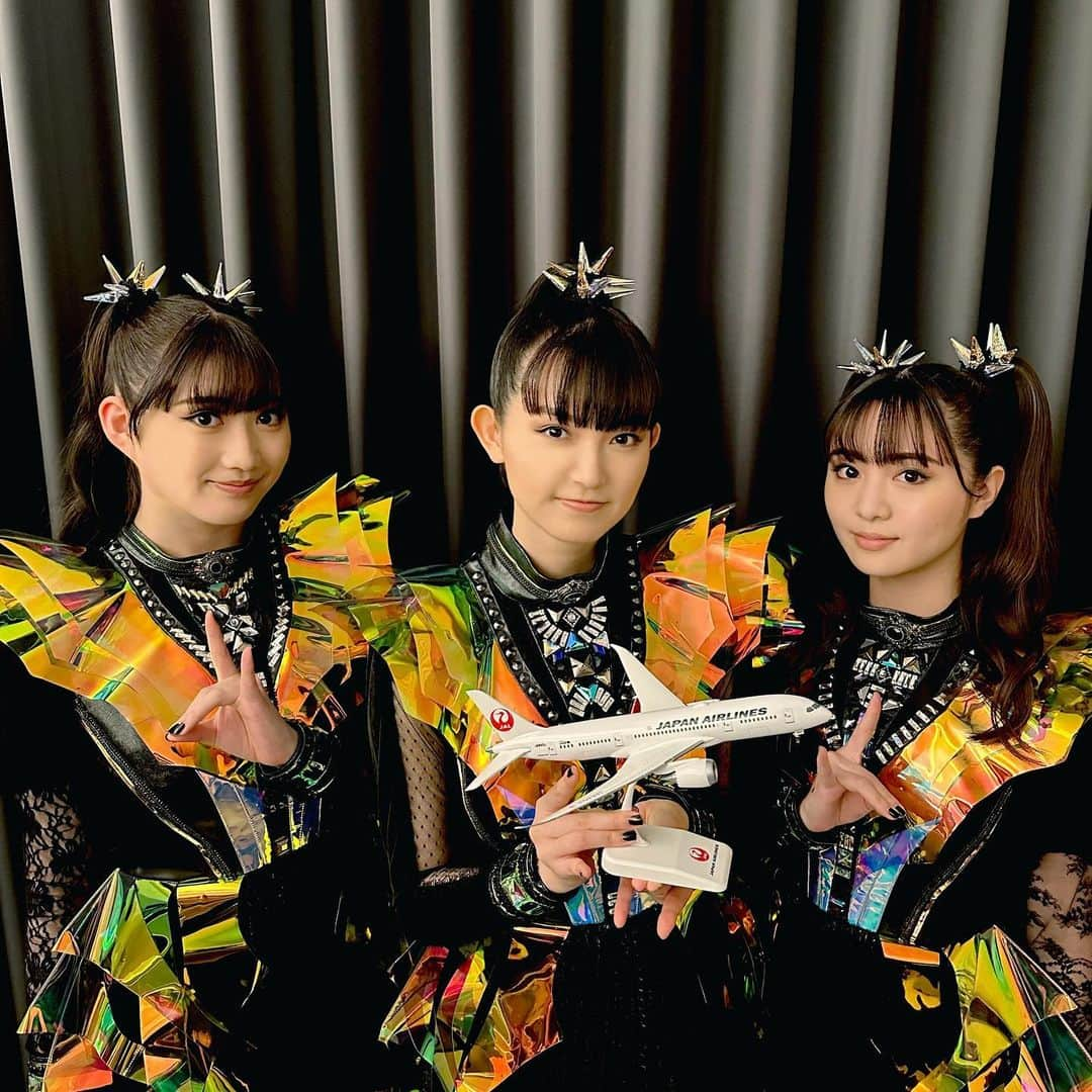 BABYMETALさんのインスタグラム写真 - (BABYMETALInstagram)「BABYMETAL "WORLD TOUR 2023" supported by JAL✈  #BABYMETAL #JAL #BABYMETALWORLDTOUR2023」6月4日 12時26分 - babymetal_official