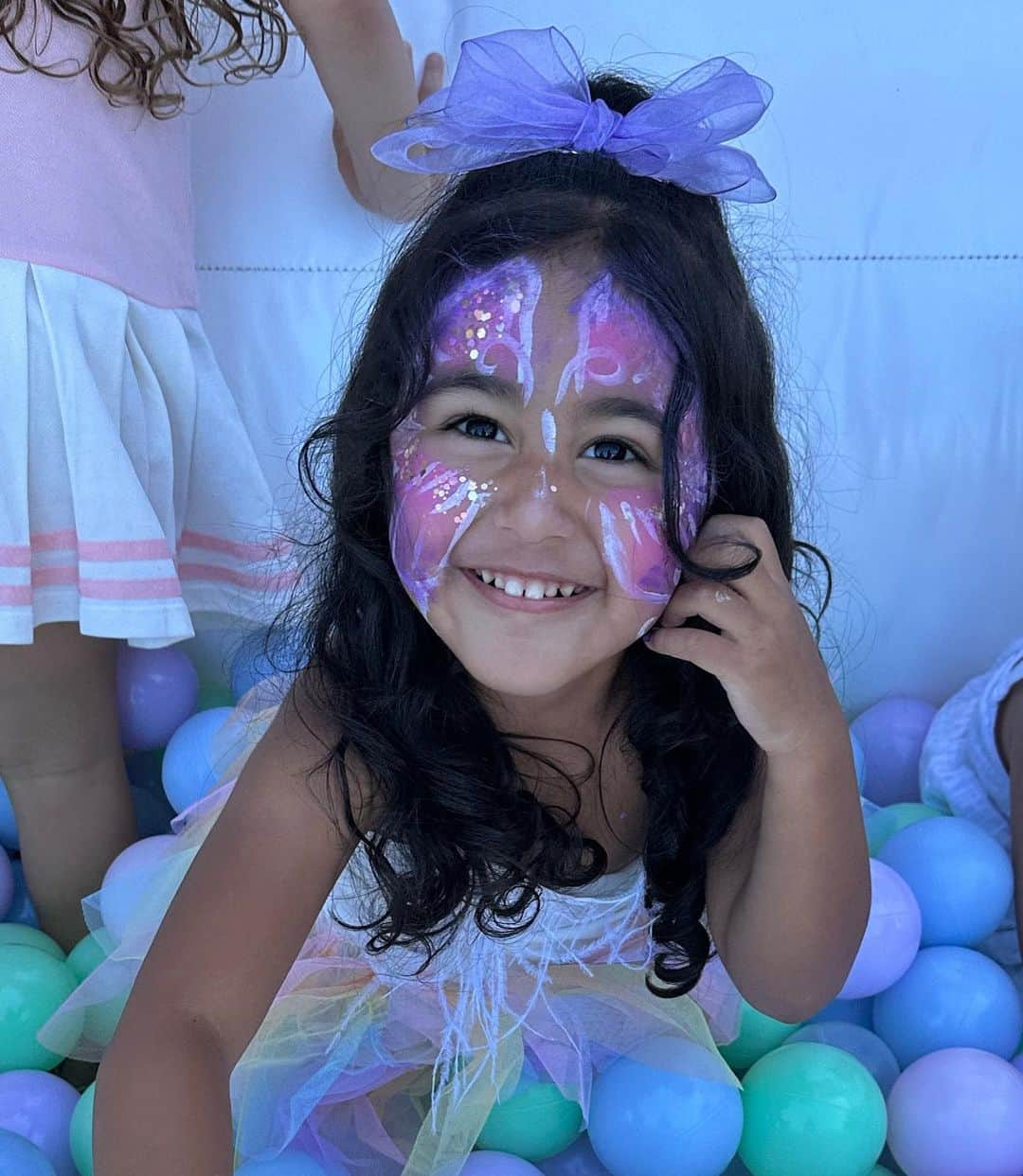 laurag_143さんのインスタグラム写真 - (laurag_143Instagram)「Today was SWEET 🎉🍭🍰 My heart is filled with sooo much joy!! Ella & Myla had the best time celebrating their birthdays 🥳 🎉 Seeing their excitement made all the hard work put into their party worth it! Thank you to everyone who came to celebrate with us, you all made it soooo special ❤️」6月4日 12時50分 - laurag_143