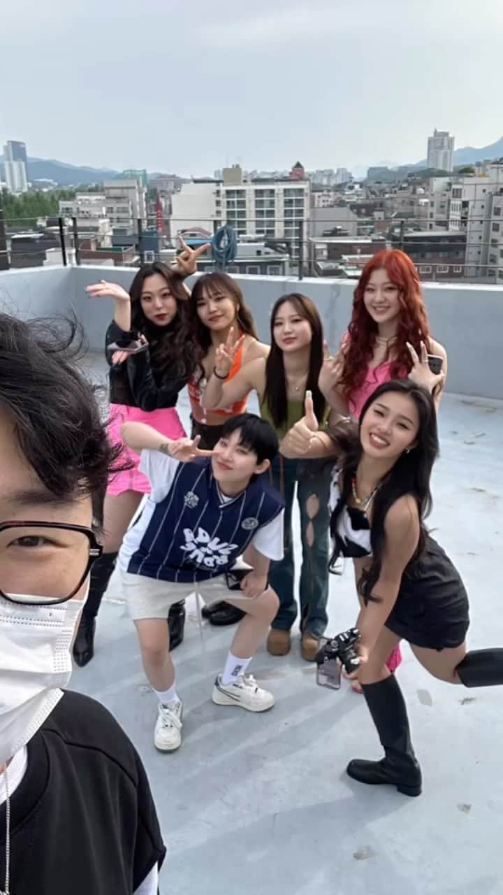 가로수길 , Seoulのインスタグラム：「행복했던 5월 🫣 그냥 좋은것만 다 했다 🙌🏻🙌🏻  진짜 좋은 촬영 다했고 좋은거 다 먹었고 그리고 내 동생 성준이가 장가 갔고  그저 행복만 했던 5월   6월에는 또 어떤 재미난 일들이 가득할지 이번달은 전국을 돌면서 촬영 하는 일이 있는데 너무 기대 된다능  아자자 🔥  #5월」
