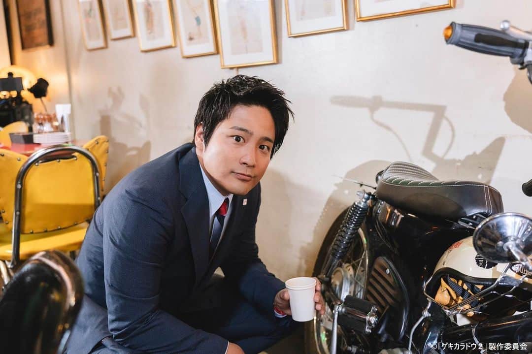 ゲキカラドウ2のインスタグラム：「🐼📸ˊ˗  #桐山照史 さん🧡 いつもとちょっと違うオフショットを🏍  第9話では猿川が室長に“激辛道”を教えることに!?  見逃した方は👇 📱第9話見逃し配信中！ #Tver 📱全話配信中！ #Paravi #Lemino #ネットもテレ東  ━━━━━━━━━━━━━━ 「ゲキカラドウ２」 毎週木曜深夜𝟐𝟒:𝟑𝟎〜 ハッシュタグ▷#ゲキカラドウ #桐山照史（#ジャニーズWEST） #土村芳 #福本大晴 （#Aぇgroup/ #関西ジャニーズJr.） #森田甘路 #前川泰之 #高田純次 #平田満」