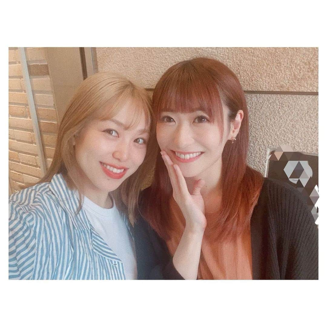 唯月ふうかさんのインスタグラム写真 - (唯月ふうかInstagram)「町屋みさきちゃん!! 親友ちゃん、定期摂取💐🩵   #町屋美咲 ちゃん  #6年の仲になりました  #2人とも髪色明るいねぇ  #唯月ふうか」6月4日 14時17分 - fuka_yuduki