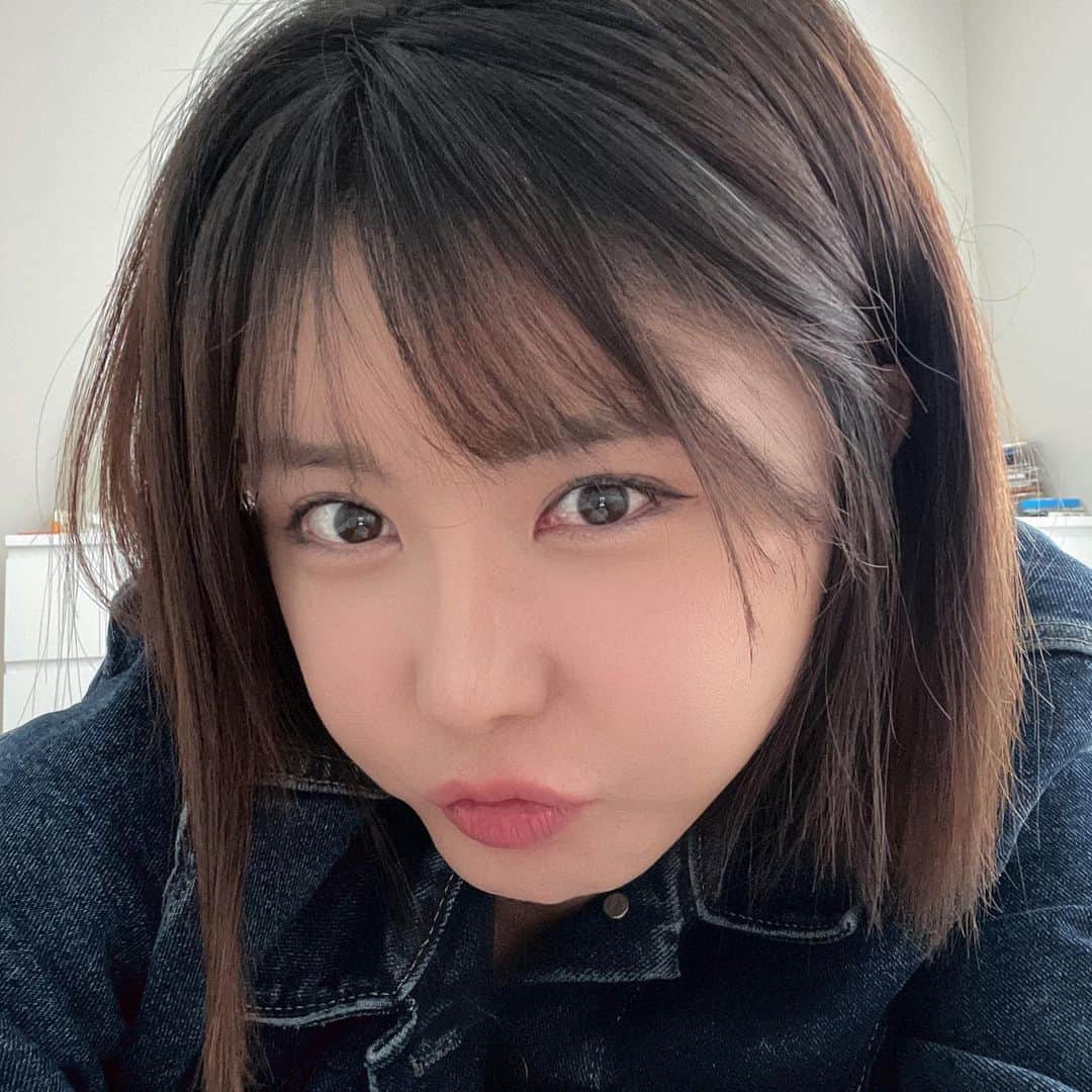 リュ・ジヘのインスタグラム：「어플 고마왕😘」