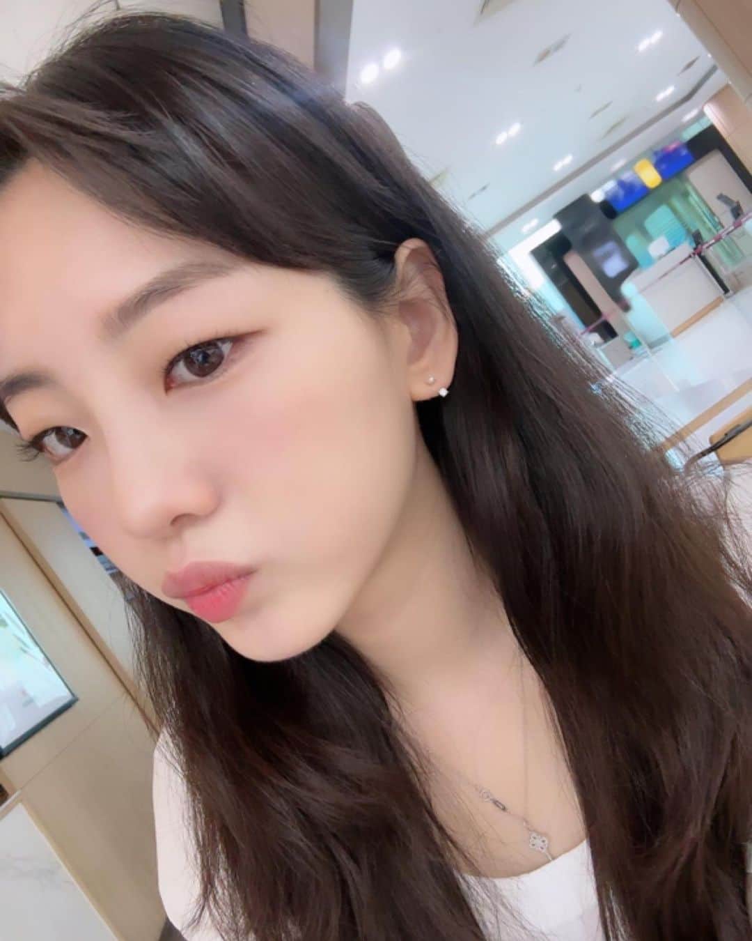 チョ・イヒョンのインスタグラム：「6월 힘내보자구🤎」