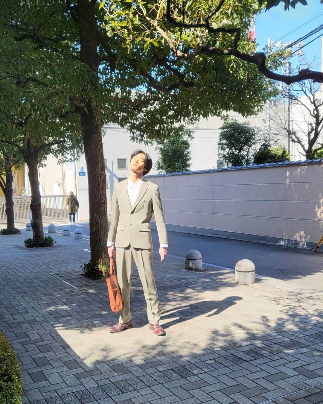 若林拓也のインスタグラム：「NHK BSプレミアム 「家族だから愛したんじゃなくて愛したのが家族だった」 今夜22時からの第4話から溝口渉という役で出演させていただいてます。 初めて関西弁の役をやらせていただきました。 大九組は3度目の参加です、ありがとうございます。 心温まるドラマです。 よろしくお願いします！  #家族だから愛したんじゃなくて愛したのが家族だった」