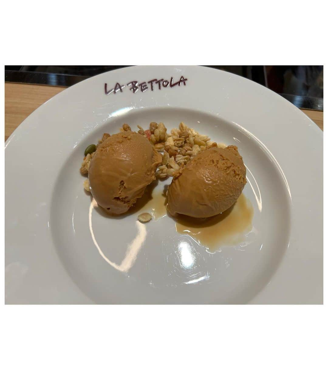 朝桐光さんのインスタグラム写真 - (朝桐光Instagram)「新橋焼肉  ⭐️La Bettola⭐️  ダイワロイネットホテルに入ってる焼肉屋さん  焼肉屋さんなのにシメにパスタがあるお店✨  #新橋#焼肉#グルメ#新橋グルメ#ディナー#新橋ディナー#肉#肉食女子#パスタ#ダイワロイネットホテル#LaBettola」6月4日 15時27分 - akari_asagiri