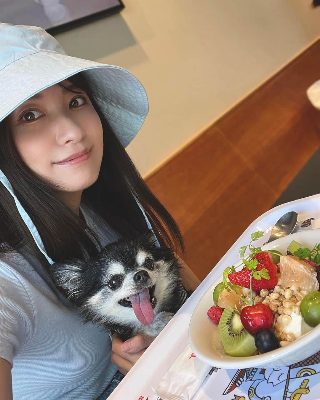 戸田れいのインスタグラム：「SUNDAY FUNDAY!!!🌈🍭🦄  今日は朝からお天気良かったのでうなぎさんとモーニングしてきました🍽️  充実した日曜日🐶🍒  また明日から1週間頑張ろうね💥」