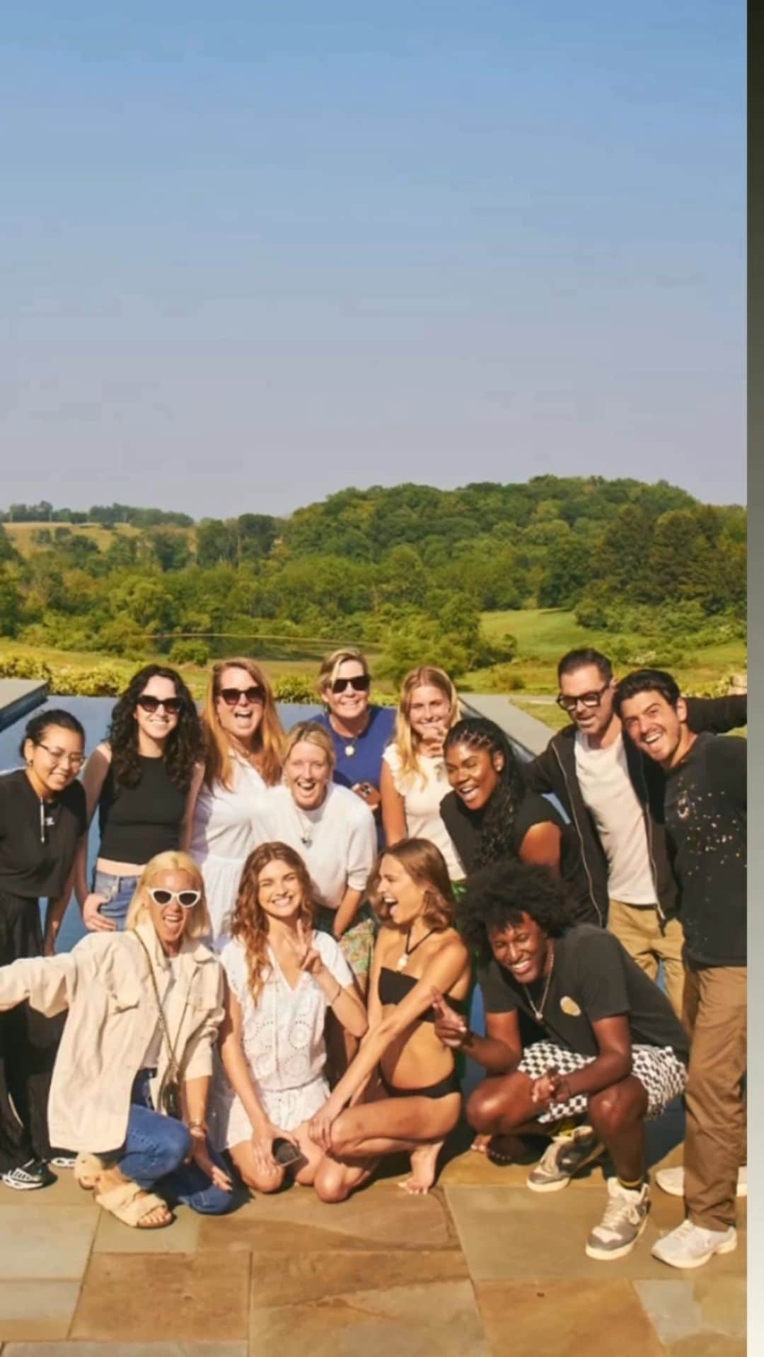 ベン・ワッツのインスタグラム：「Heading back to Philly today here’s last weeks shenanigans wiv the @shopcartolina crew x @morganjjewel @erica_honing @xgabriela @bryanzaragoza_ @eriknswain @joyclancy260 @manolen13 @zoereoz @frvnce @andreilucien @vasilios.smaragdas #pennsylvania #summer #benwatts」