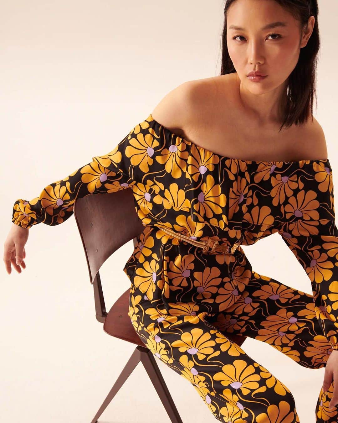 タラジャーモンのインスタグラム：「Ready for a colourful adventure ?  #tarajarmon #fashion #flowers #PE23」