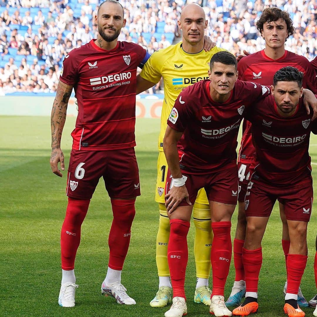 セビージャFCのインスタグラム：「📸 🫶🏼 Última de la temporada.  #RealSociedadSevillaFC #WeareSevilla #NuncaTeRindas #laliga」