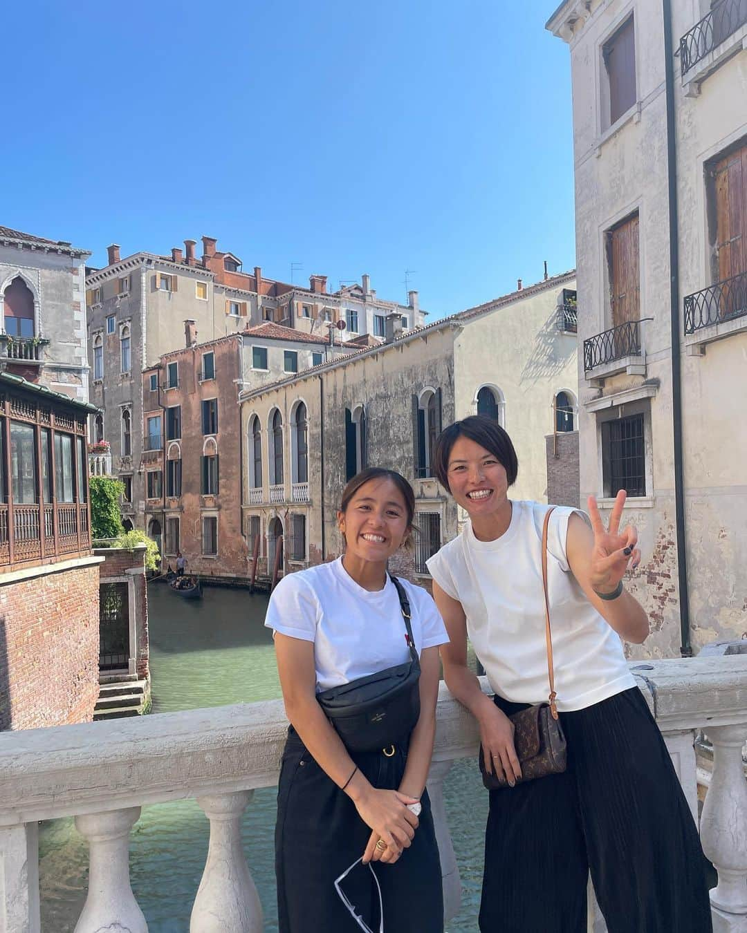 熊谷紗希さんのインスタグラム写真 - (熊谷紗希Instagram)「A short trip in Venice🇮🇹  ヴェネツィア最高でした😆が、改めて旅行はどこに行くかではなく誰と行くかだなぁと感じましたとさ🫶🏻 あー楽しかった😊❤️ #凸凹コンビ @iwabuchi.m_jp Grazie❤️🙏🏻」6月5日 1時56分 - kumagai1017