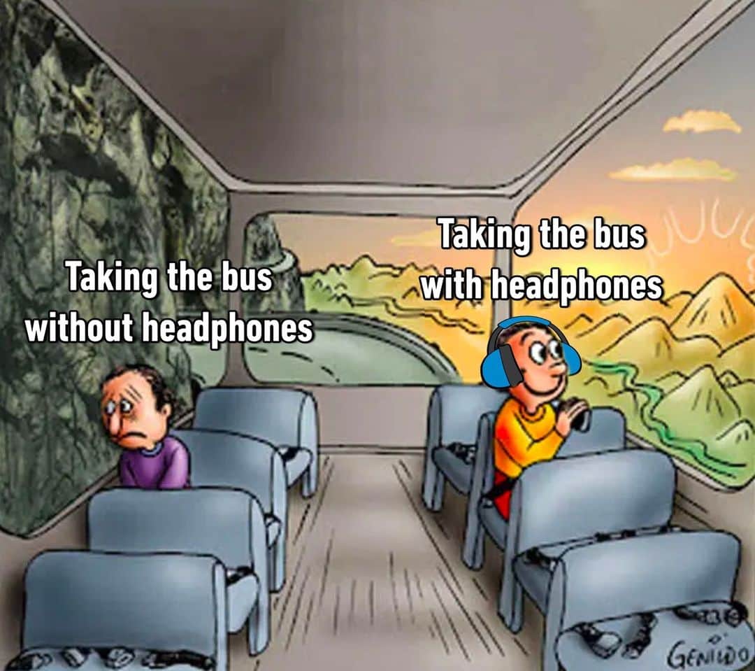 9GAGさんのインスタグラム写真 - (9GAGInstagram)「headphones prevent people from talking to me ✍🏻 @genildoronchi  - #comic #bus #headphones #music #memes #9gag」6月5日 2時00分 - 9gag