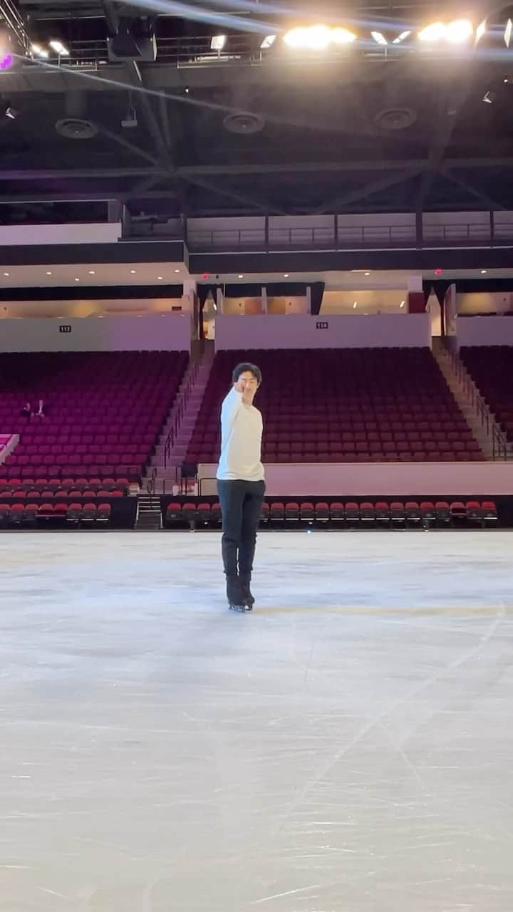 ネイサン・チェンのインスタグラム：「Thanks for an amazing tour so far — one more stop with @starsonice tonight!」