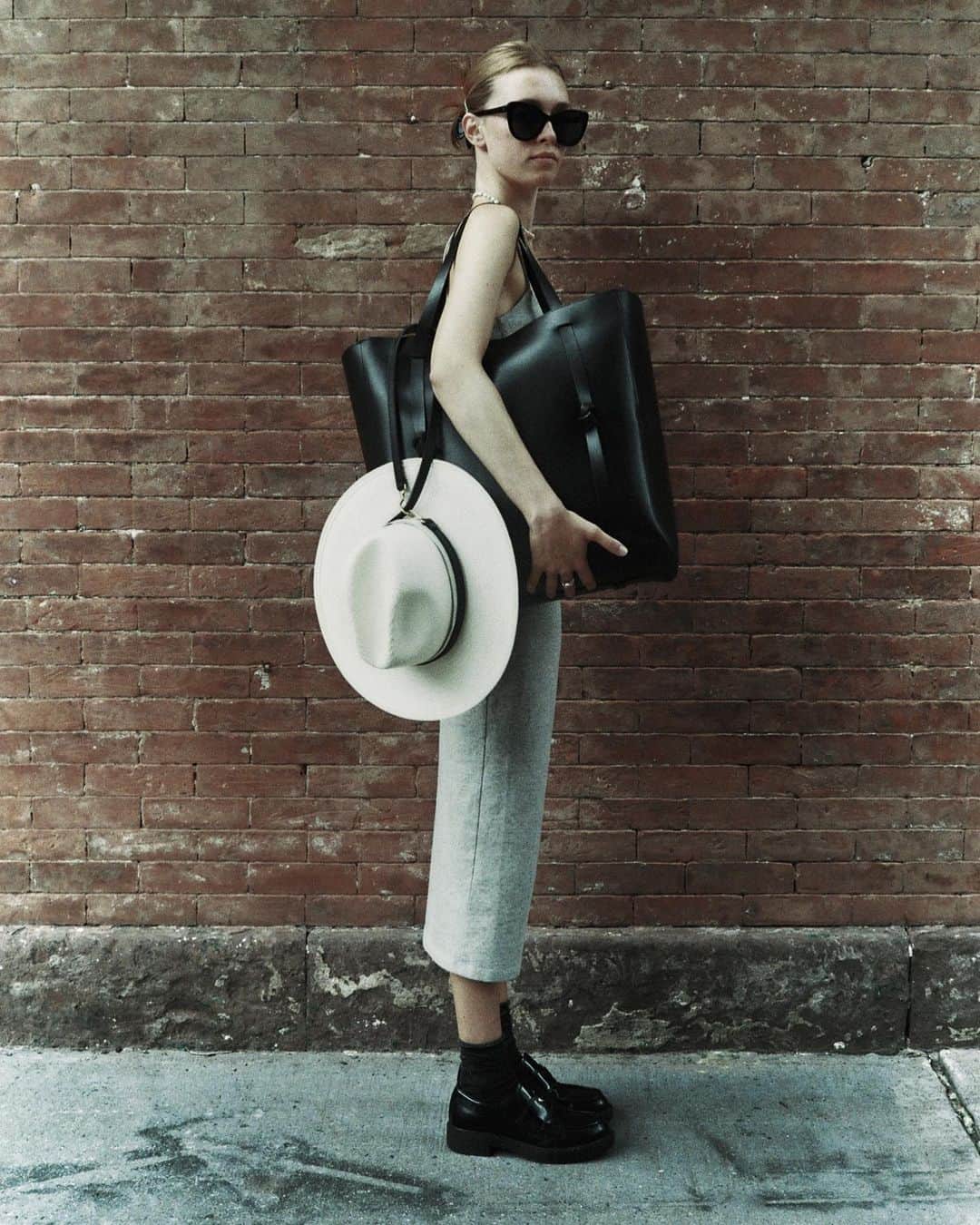 JanessaLeoneのインスタグラム：「BACK IN STOCK | HAT CARRIER___ The ultimate essential for elevated functionality.」