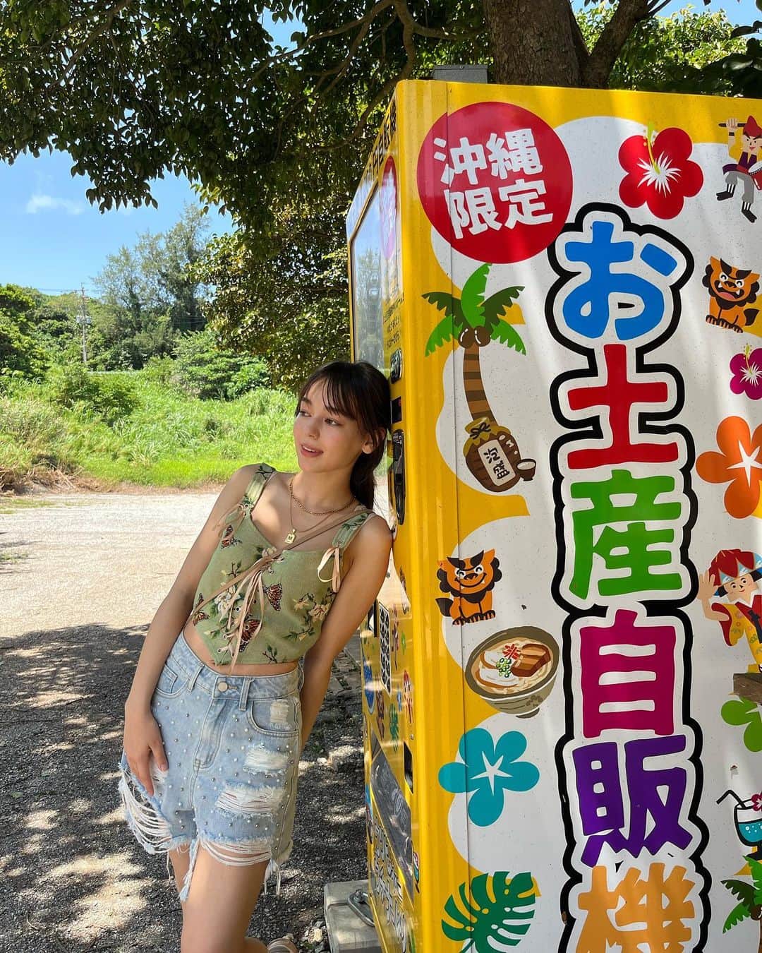 世良マリカさんのインスタグラム写真 - (世良マリカInstagram)「あったかいところにいると 時間の流れがゆっくりに感じるの 大好き🫶🌺  . #沖縄旅行 #okinawa」6月4日 18時04分 - seramali_jsmn