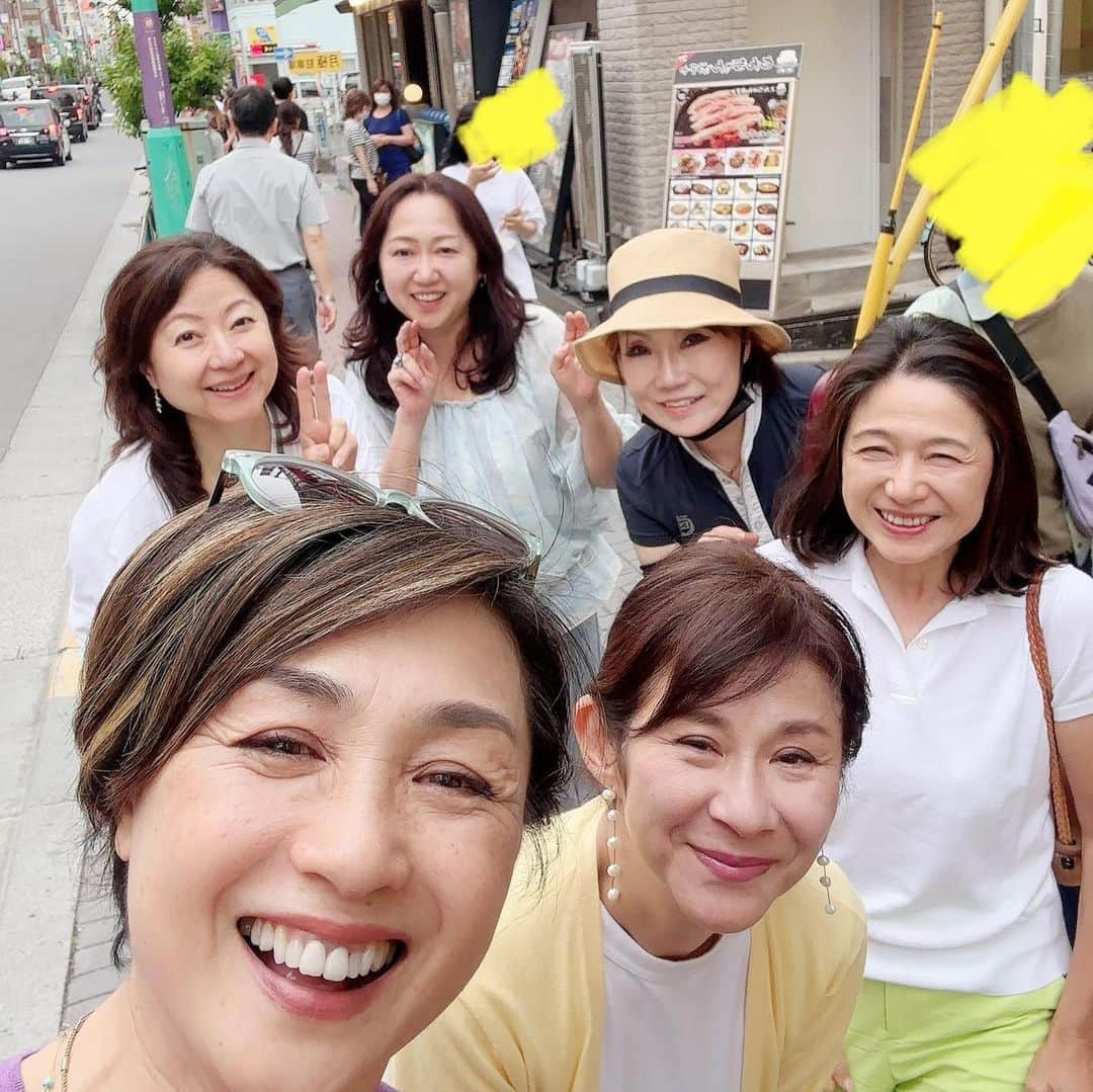 香坂みゆきさんのインスタグラム写真 - (香坂みゆきInstagram)「新大久保ツアー 大人の遠足〜 食べた〜笑った〜買った〜😅 今まで食べたことない 韓国料理だった❗️  #ママ友  #大人の遠足  #新大久保  #韓国グルメ  #❤️」6月4日 18時09分 - miyuky__way