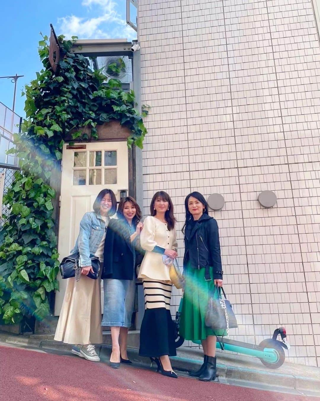 mii_stagramさんのインスタグラム写真 - (mii_stagramInstagram)「👯‍♀️💗👯‍♀️ まだ桜が満開の頃の話 @moncabinet_official の展示会前に 美しいみんなとランチしたよ🍴💕  もう2ヶ月前だなんて早いなぁ… ちえちゃんが予約してくれた @almondhostelandcafe  カレーがとっても美味しかった🍛  2枚目の集合写真は 坂が結構キツかったけどw 謎の光が縁起良さそう🌈  次の集合が楽しみ😘💕  @chieno_wawa  @nail_salon_felice04  @niko_15625  ᵗᑋᵃᐢᵏ ᵞᵒᵘ (* ॑꒳ ॑* )💗💗💗  今月は溜まってる写真upしたいなぁ〜🎶 ･ ｡ 　⭐∴｡　 　　🌟ﾟ･｡  ﾟ💫｡  　　 ✨🌟 💫 　 　　 ･ﾟ⭐｡･  　　　　⭐✨｡· 　 ⭐･｡🌟･｡✨🌟 　　　 ✨🌟 　　　　 ･ﾟ💫✨° 　　 🌟 ﾟ･｡ 💫 ｡ 　　　　　ﾟ⭐｡ﾟ✨ 🌟  #思い出 #記録 #備忘録   #ランチ #女子会 #東京ランチ   #美女友 #美魔女 #カフェ巡り  #カフェ部  #カフェ活  #カフェタイム  #カフェスタグラム  #東京カフェ #代々木八幡  #東京グルメ  #アラフォー #アラフィフ  #40代 #50代 #アラフィフ女子  #アラフォーコーデ  #アラフィフコーデ  #40代コーデ  #50代ファッション  #インフルエンサー」6月4日 18時17分 - miyuki.0419.karemari