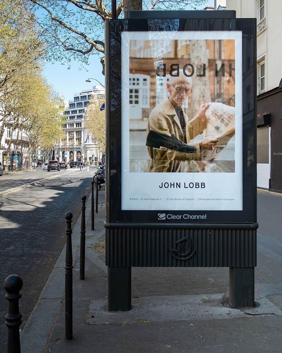 ジョンロブのインスタグラム：「The Spring | Summer 2023 campaign featuring the Bath loafer overtakes the streets of Paris to promote the house’s three locations in the city - rue Boissy d’Anglas, boulevard Saint-Germain and the rue François 1er flagship. . #johnlobb」