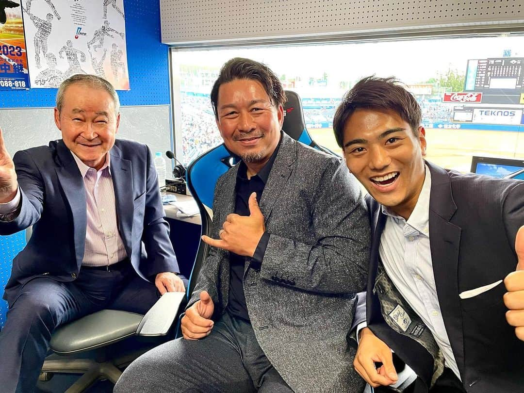 山本賢太さんのインスタグラム写真 - (山本賢太Instagram)「楽天VSヤクルトの実況を担当しました！初めての2人解説でした。  若松さんと館山さんという超豪華なお二人と試合をご一緒できて大変幸せなお時間でした。お二人に沢山助けていただきました。ありがとうございました！  #ヤクルトスワローズ #swallows  #若松勉　さん #館山昌平　さん」6月4日 18時25分 - yamamoto_kenta.yamaken