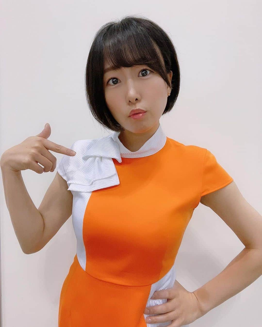 蒼井まやのインスタグラム：「. コスチュームが可愛かったので久々に🧡 オレンジ似合っちゃうんだよなぁ…  #イベントコンパニオン #イベコン #コンパニオン #コスチューム #衣装 #衣装 #衣装レンタル #可愛いコーデ #japan #japanesegirl #asiangirls #asianbeauty #japanesemodel #japaneseidol #asiangirls #asianbeauty #เซ็กซี่ #น่ารักจัง #偶像 #日本的偶像 #ショートカット #ショートカット女子 #ショートヘア #ショートヘア女子 #ショート女子 #ショートヘアー」