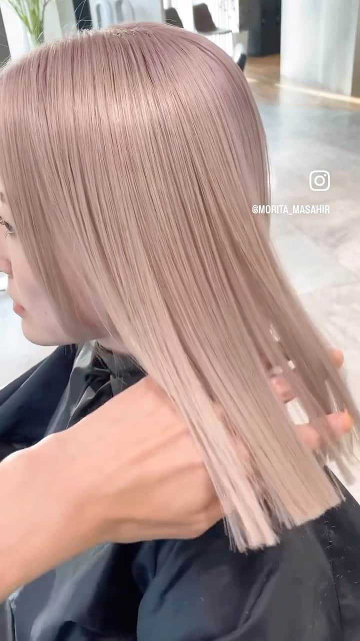 MORIZO カラースペシャリストのインスタグラム：「milk blond.. とてもオススメな色みです☺︎ . 退色しても綺麗が続くブリーチベースづくり！ やりたい時にやりたい色みを楽しめるように全力を尽くします🕊」